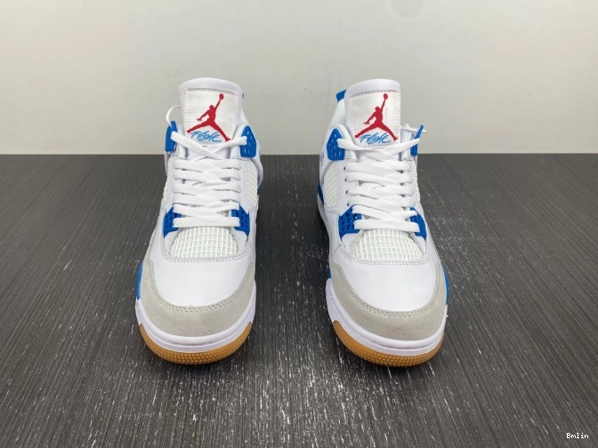 Boostmaster lin Jordan 4 Retro SB DR5415-104 0806